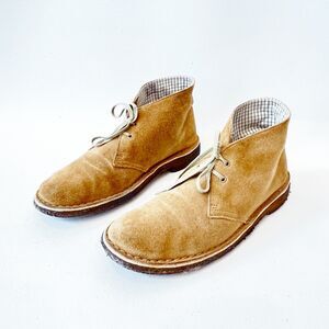 Clarks Chukka Tan Suede Men's Size  8 (mismarked as size 10)